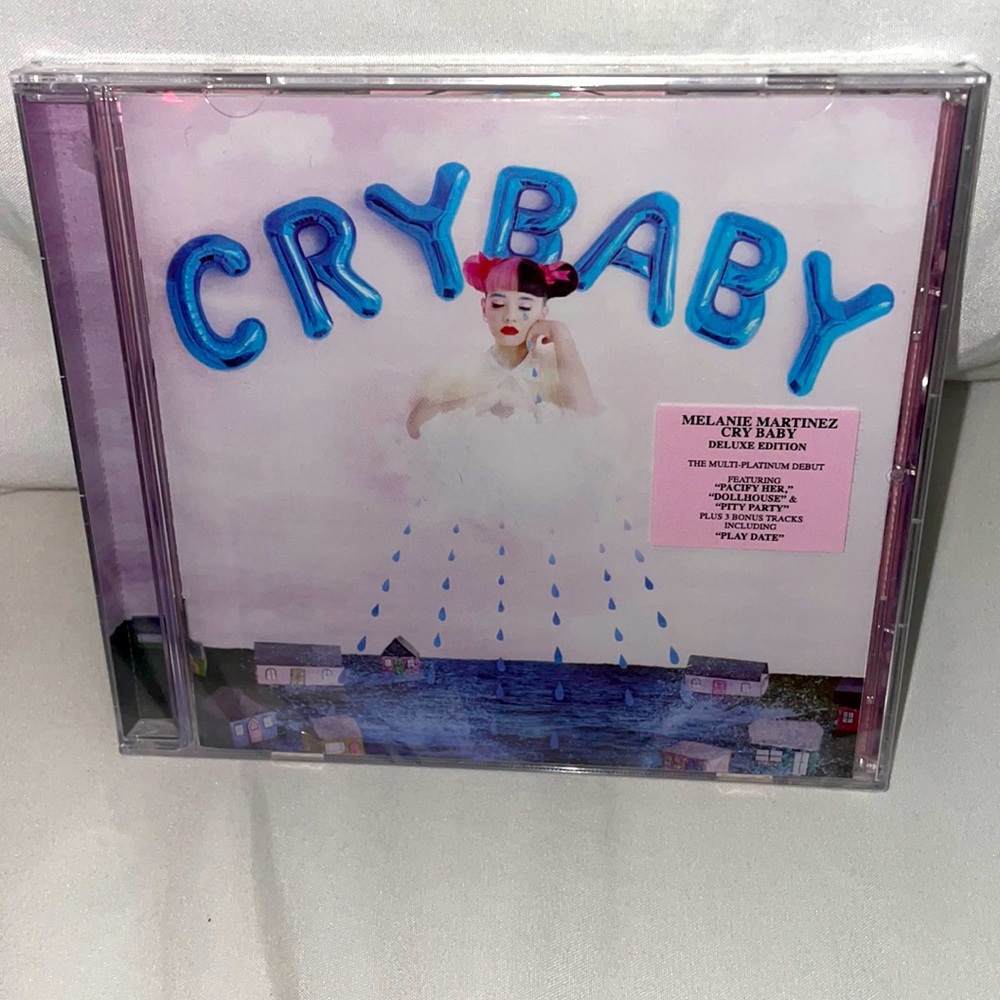 Melanie Martinez Crybaby Deluxe Edition CD album